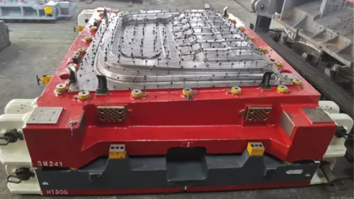 KQ5152:n takapaneelin muotti on toimitettu onnistuneesti